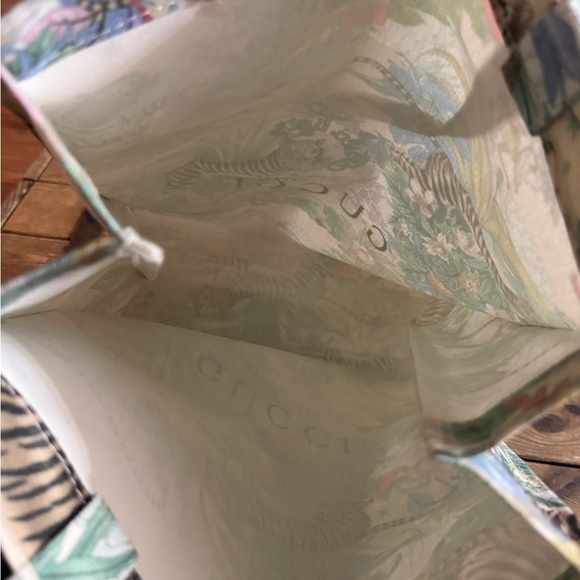 Gucci Jungle Print Canvas Tote - Picture 4 of 4